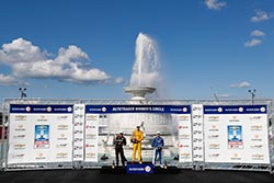 Hunter-Reay Cools Off in Scott Fountain After Winning Dual II 